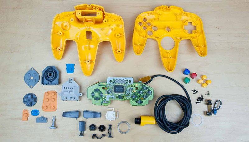 Illustration for article titled Look Inside Some Classic Nintendo Controllers